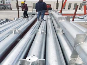 道路標(biāo)志桿圖片